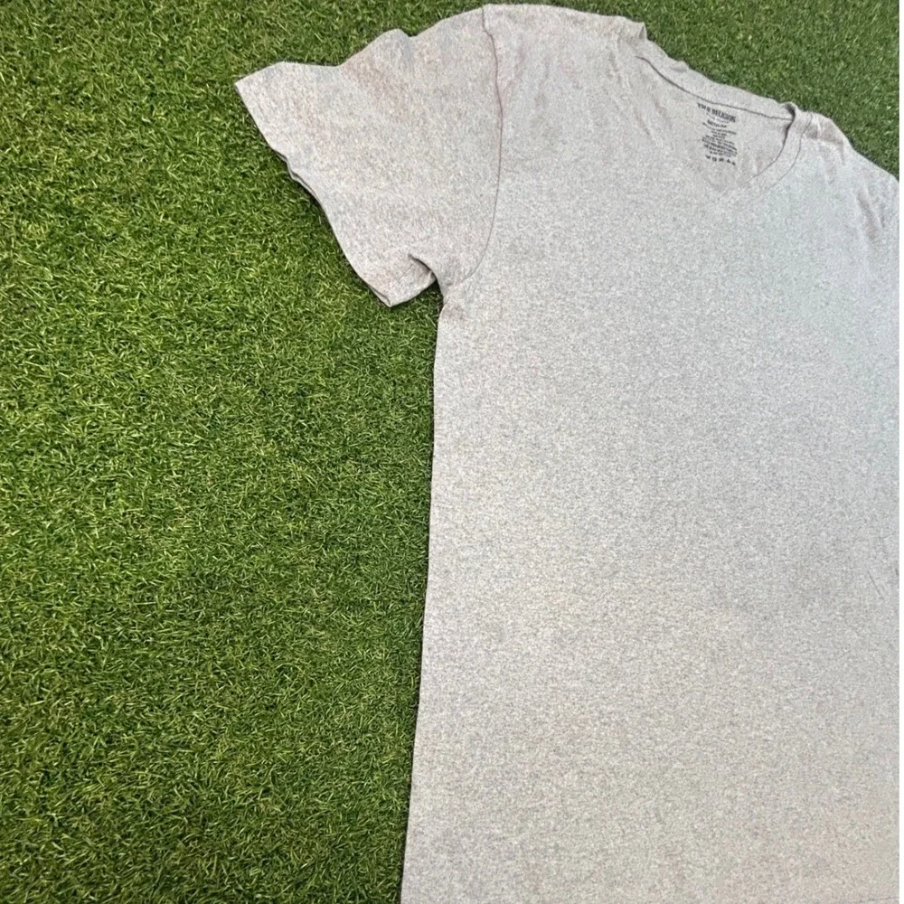 True Religion Mens V-Neck T-Shirt Heather Gray Short Sleeve Logo Tee Medium